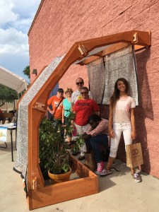 The support crew under the Entry Arch